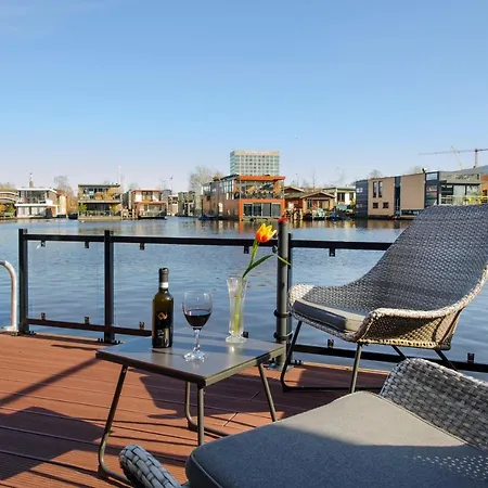 Houseboat Studio With Canalview And Free Bikes-3